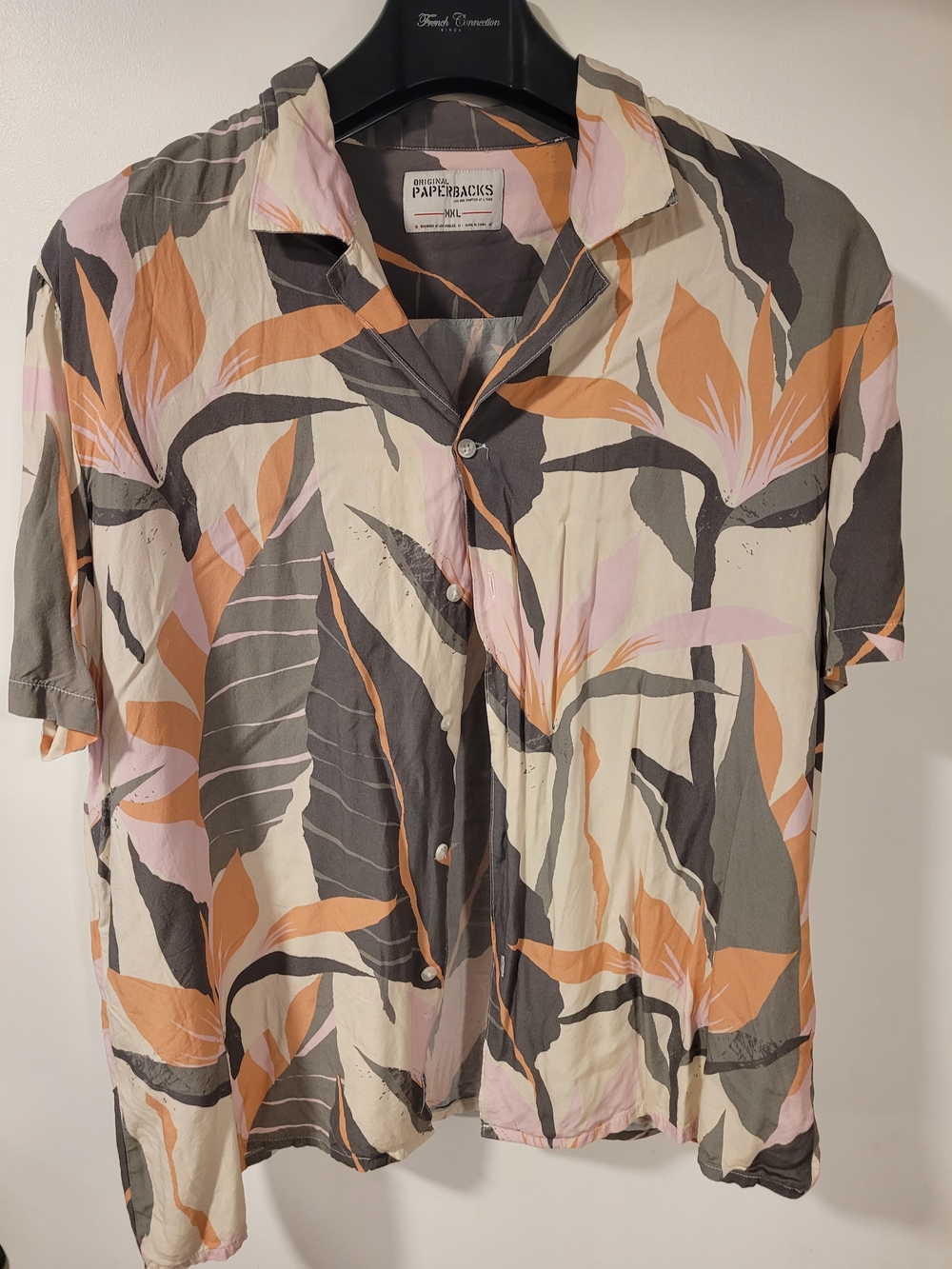 Paperbacks Short-Sleeve Tropical Shirt in Cream, Orange & Gray